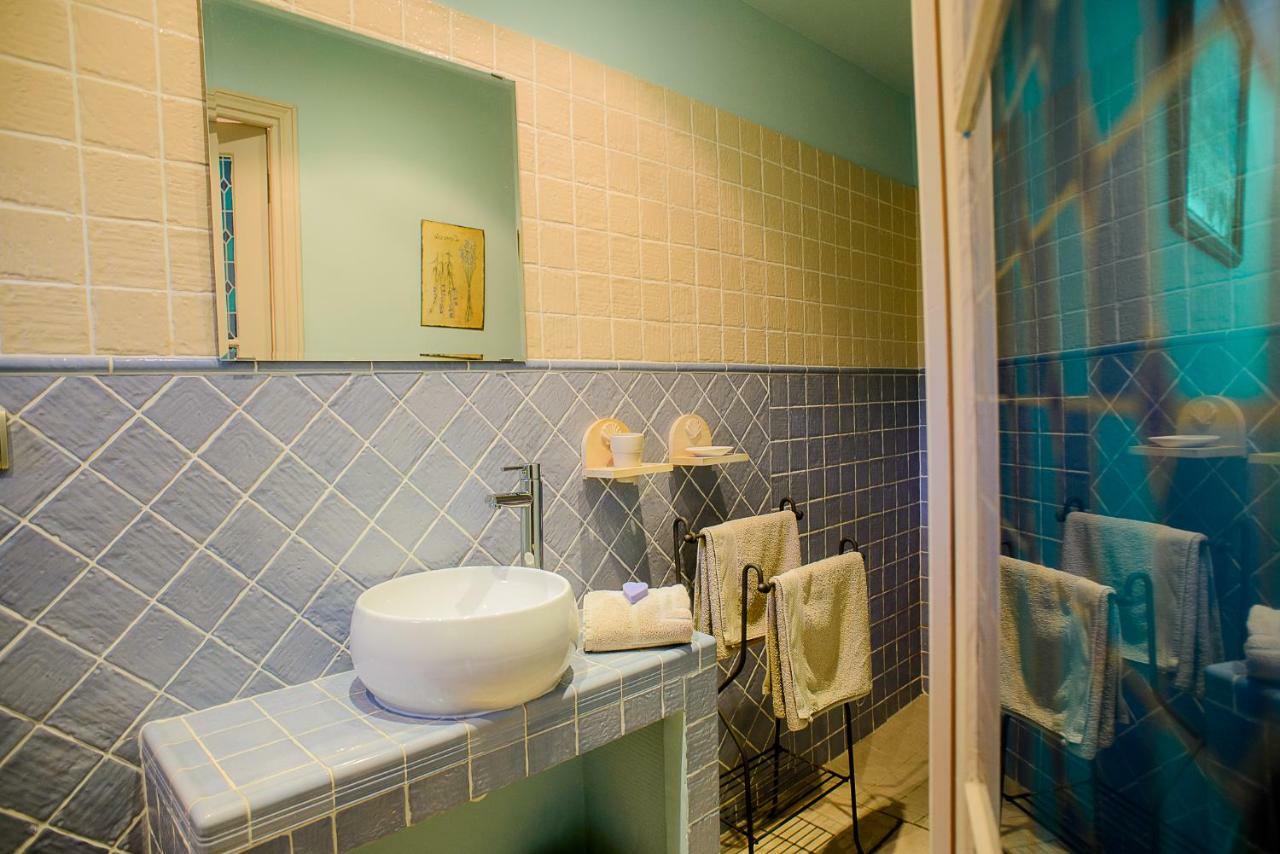 Bed and Breakfast Domaine Jobert Aubagne Exterior foto